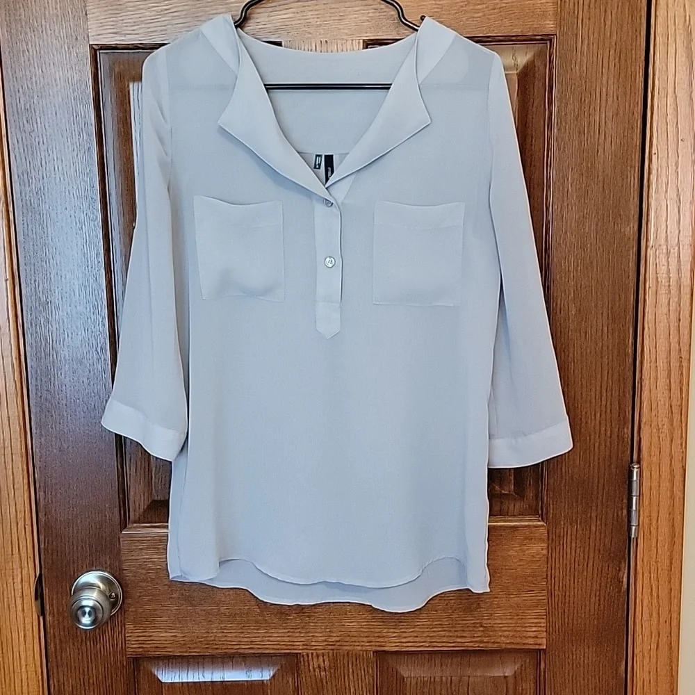 Light Gray 1/2 button up S - Picture 1 of 5
